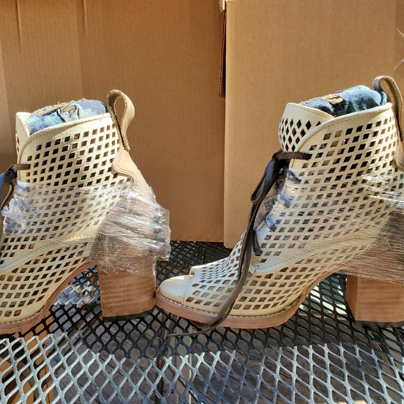 Freebirds - Benni - Picture 4 of 5